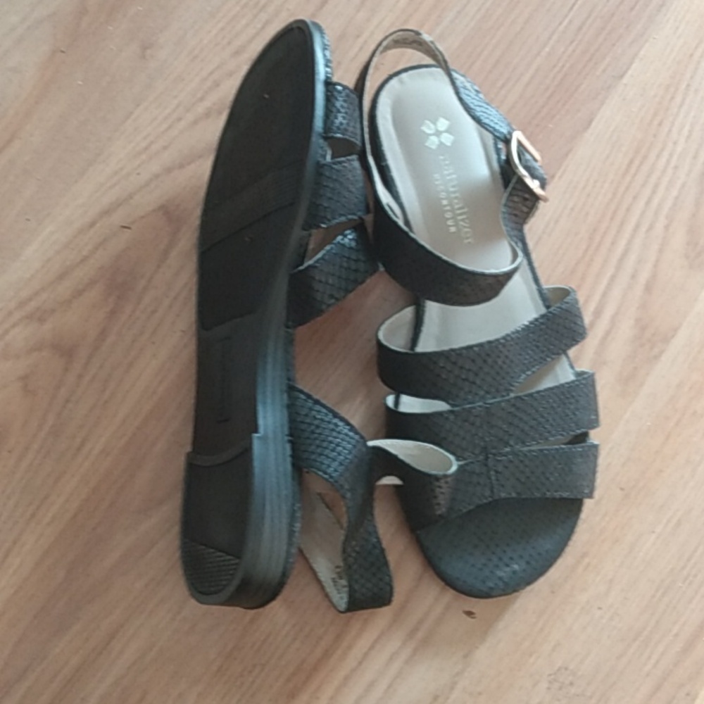 Sandals - Picture 7 of 9